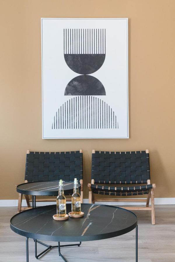 Moderne Villa Met Verwarmd Zwembad In คอร์ราเลโฮ ภายนอก รูปภาพ
