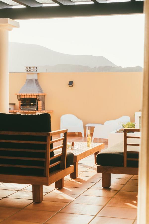 Moderne Villa Met Verwarmd Zwembad In คอร์ราเลโฮ ภายนอก รูปภาพ