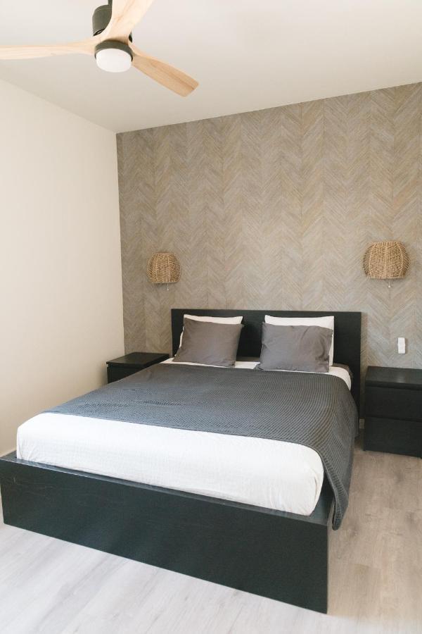Moderne Villa Met Verwarmd Zwembad In คอร์ราเลโฮ ภายนอก รูปภาพ